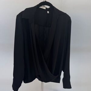 Babaton Classic Black Top